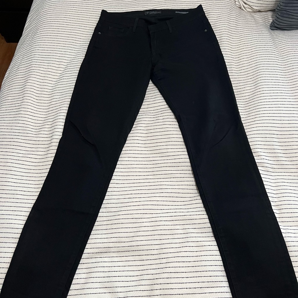 Guess Jeans - Curvy Sophia Skinny. Size 31. Black.